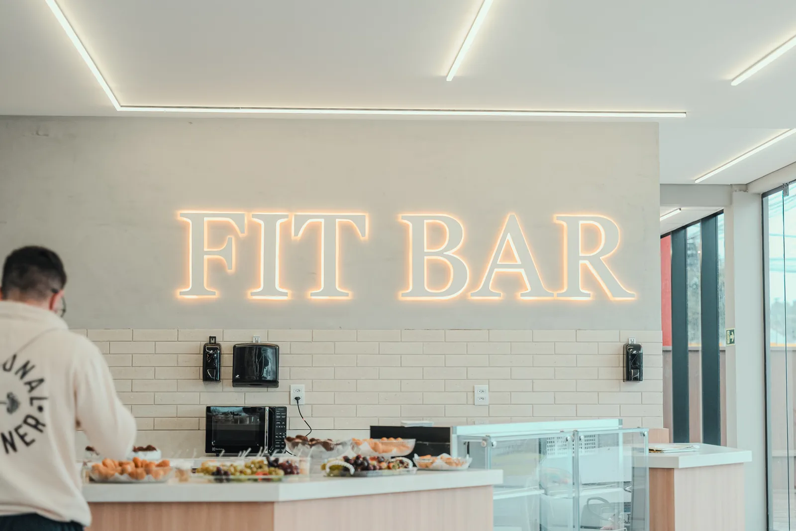 Balcão e ambiente do Fit Bar da Templo Fitness